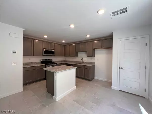 325 Bay Village Place, Henderson, NV 89011