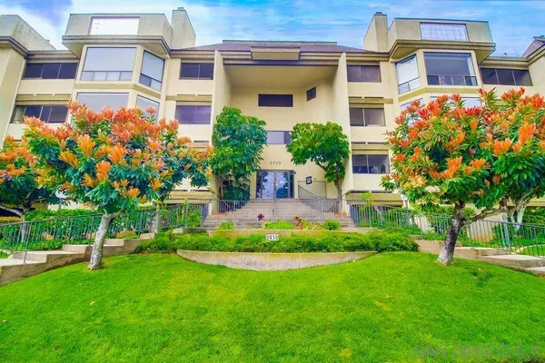 2930 Cowley Way #108, San Diego, CA 92117