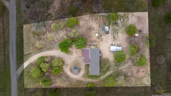 234 Quail Dr, La Vernia, TX 78121