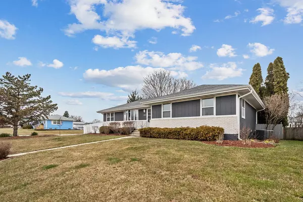 2817 Wake Island DR, Joliet, IL 60435