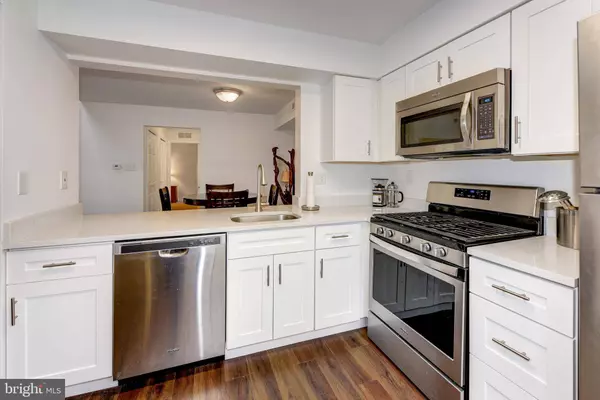 1304-B YARMOUTH LN, Mount Laurel, NJ 08054