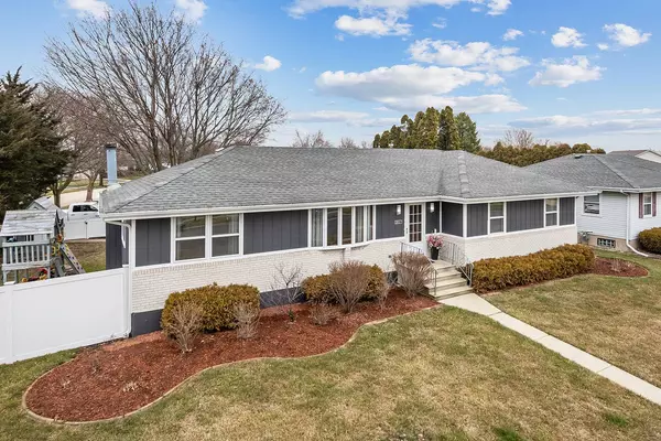 2817 Wake Island DR, Joliet, IL 60435