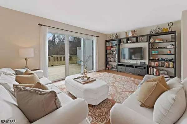 604 Red Crest Ln, Branchburg Twp., NJ 08876