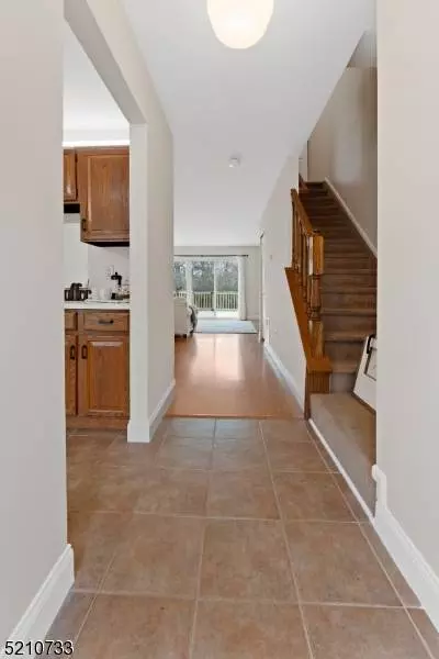 604 Red Crest Ln, Branchburg Twp., NJ 08876