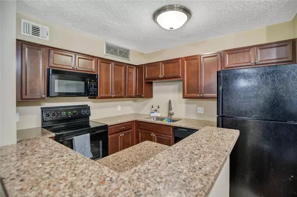 345 FORESTWAY CIR #104, Altamonte Springs, FL 32701