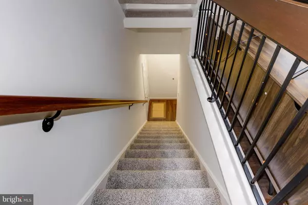 1304-B YARMOUTH LN, Mount Laurel, NJ 08054