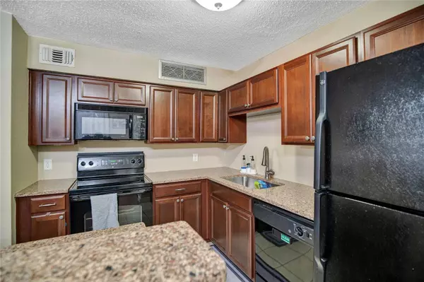 345 FORESTWAY CIR #104, Altamonte Springs, FL 32701