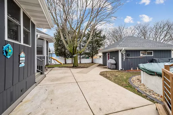 2817 Wake Island DR, Joliet, IL 60435