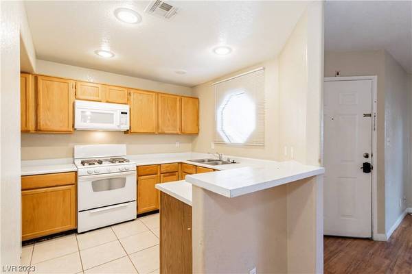 5066 S Rainbow Boulevard #106, Las Vegas, NV 89118