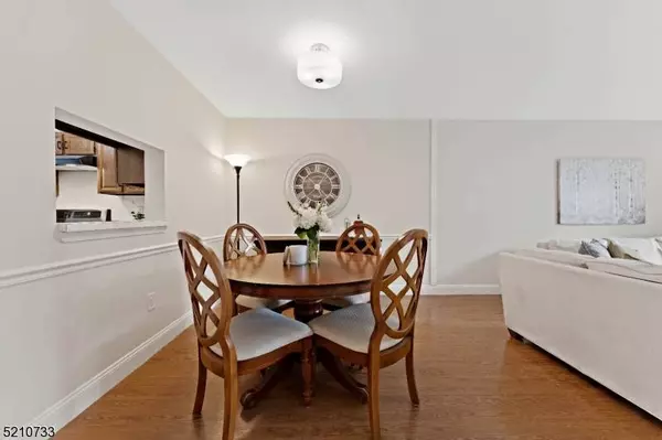 604 Red Crest Ln, Branchburg Twp., NJ 08876