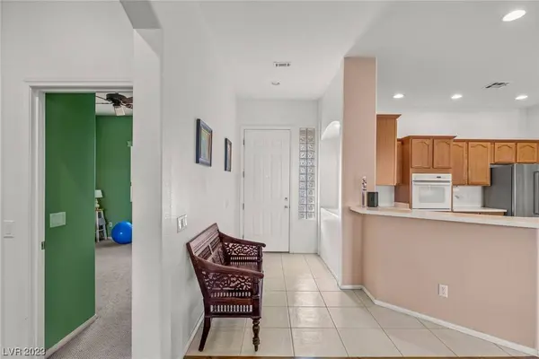 10574 Regal Stallion Avenue, Las Vegas, NV 89135