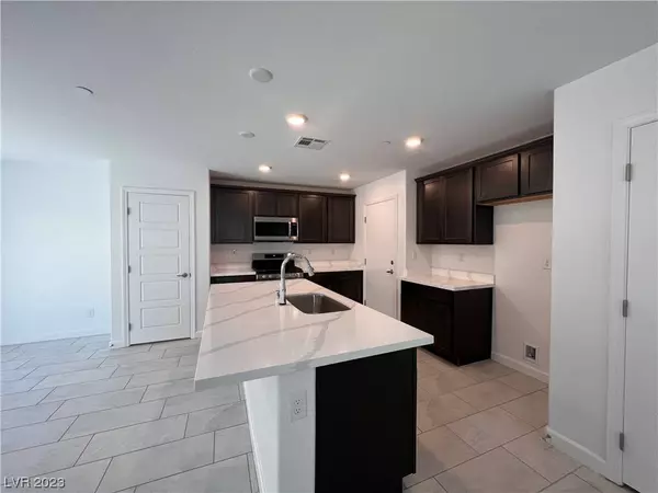 323 Bay Village Place, Henderson, NV 89011