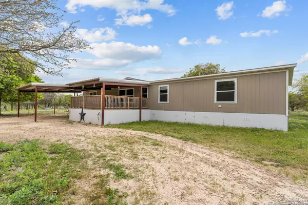 234 Quail Dr, La Vernia, TX 78121