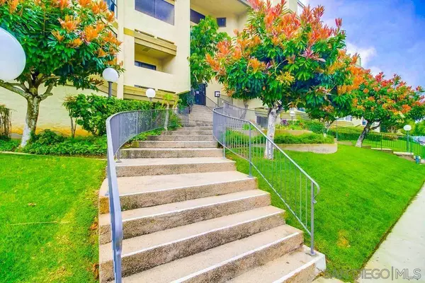 2930 Cowley Way #108, San Diego, CA 92117