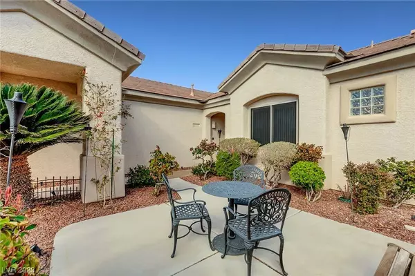 10574 Regal Stallion Avenue, Las Vegas, NV 89135