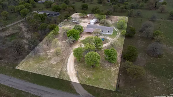 234 Quail Dr, La Vernia, TX 78121