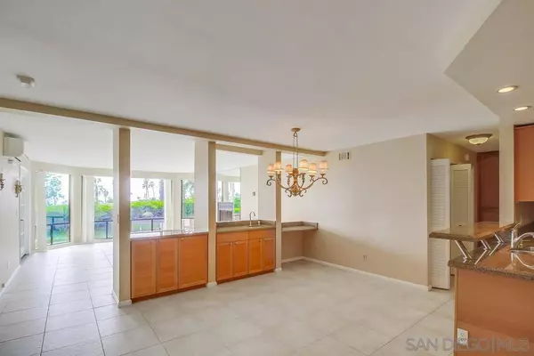 2930 Cowley Way #108, San Diego, CA 92117