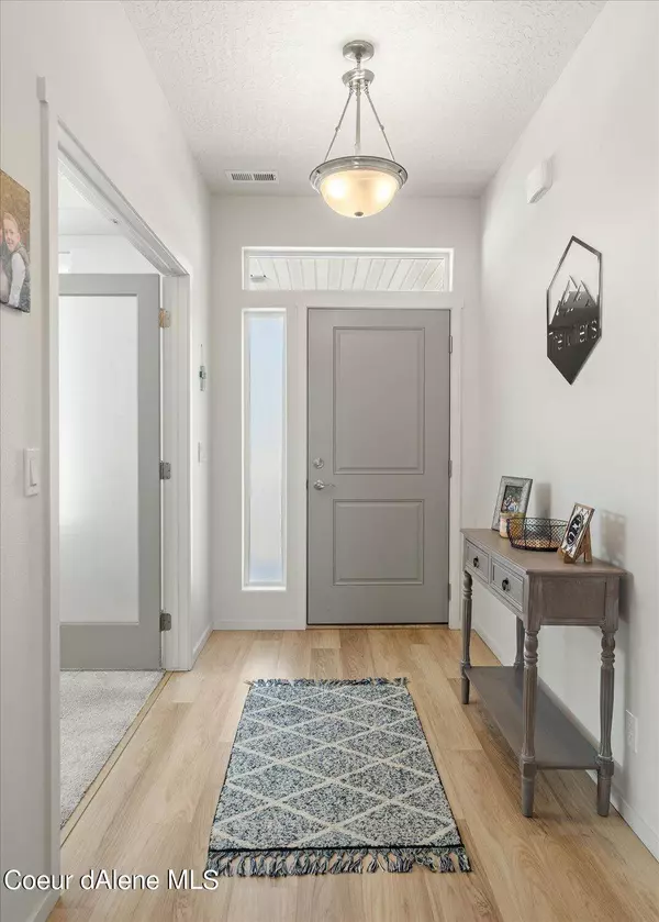 15290 N Renee Ct, Rathdrum, ID 83858