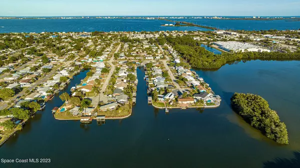 345 Captains Row, Merritt Island, FL 32952