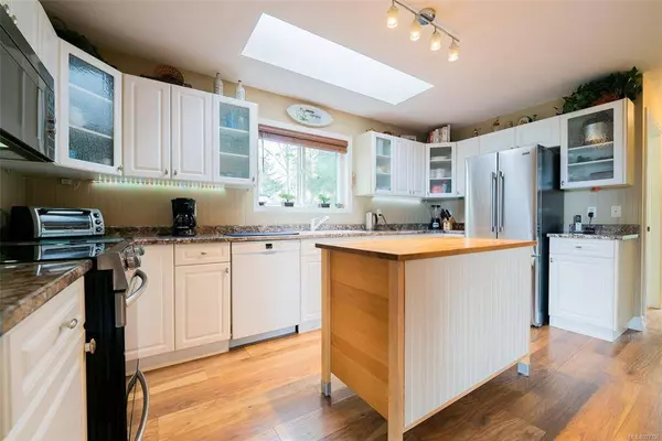 2599 Sea Blush Dr, Nanoose Bay, BC V9P 9E4