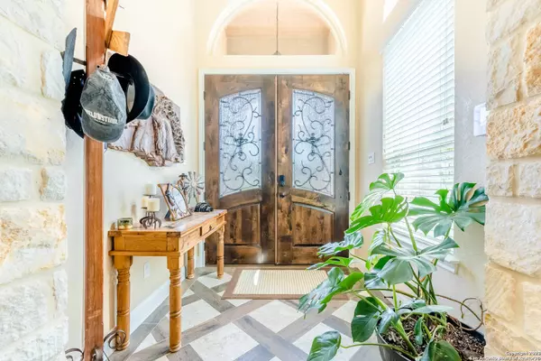 105 Eden Crossing, Adkins, TX 78101