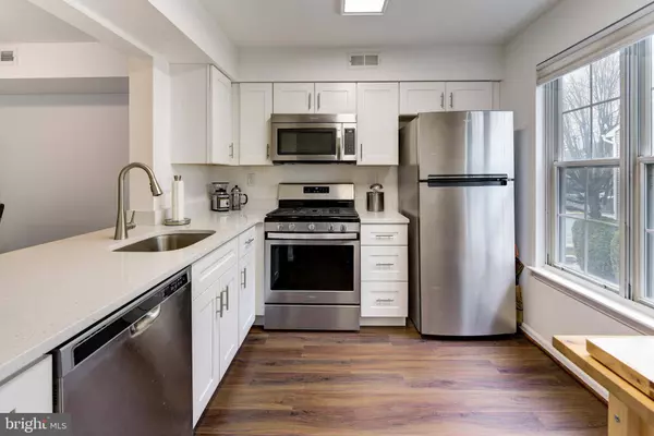 1304-B YARMOUTH LN, Mount Laurel, NJ 08054