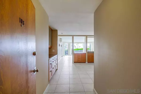 2930 Cowley Way #108, San Diego, CA 92117