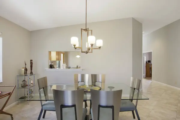 2616 La Cristal CIR, Palm Beach Gardens, FL 33410