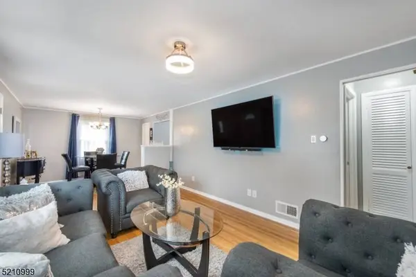 123 Oak Ridge Rd, Clifton City, NJ 07013