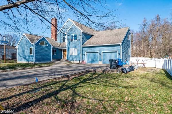 220 Grove Ave, Metuchen Boro, NJ 08840