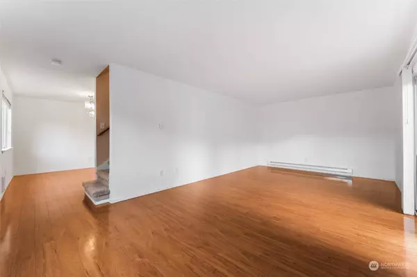 6114 N 16th ST #J102, Tacoma, WA 98406