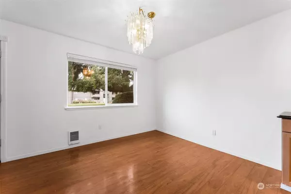 6114 N 16th ST #J102, Tacoma, WA 98406