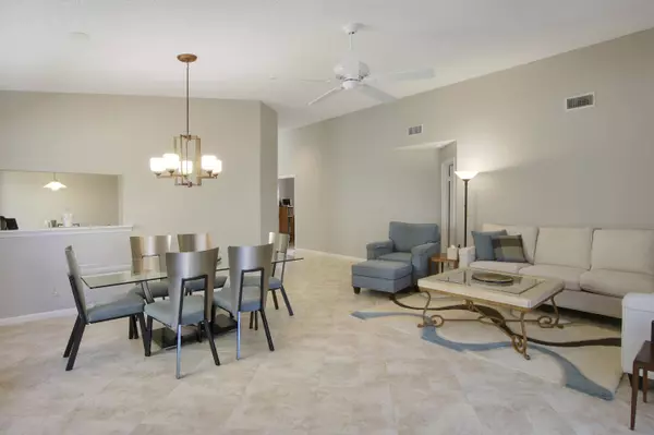 2616 La Cristal CIR, Palm Beach Gardens, FL 33410