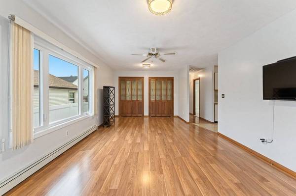 19 Hopkins Ter, Cumberland, RI 02864