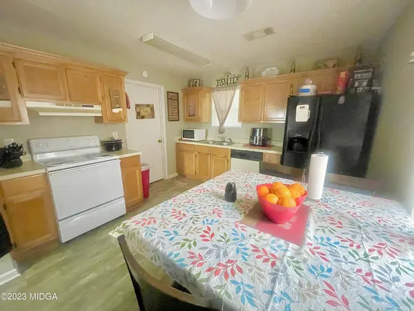 640 Maplewood Drive, Bonaire, GA 31005