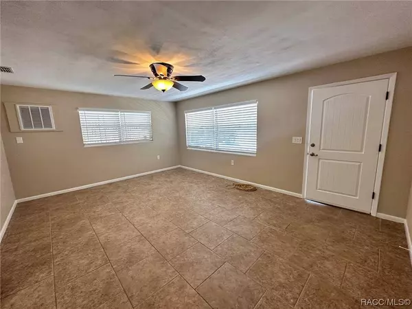 37 Beverly Hills BLVD, Beverly Hills, FL 34465