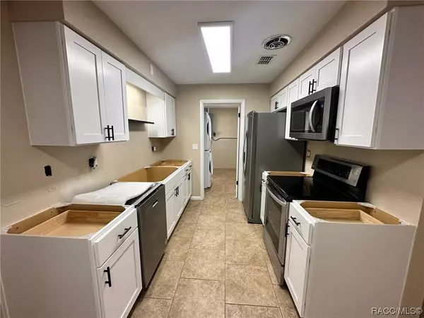 37 Beverly Hills BLVD, Beverly Hills, FL 34465