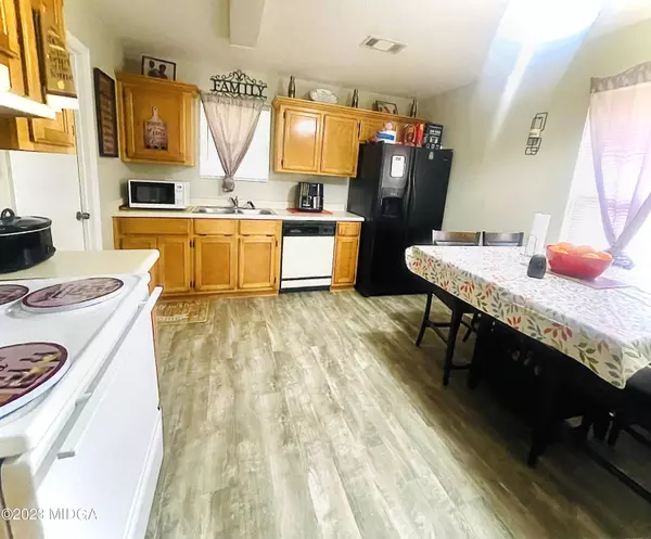 640 Maplewood Drive, Bonaire, GA 31005