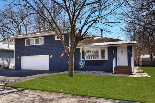 35 Fairfax RD, Fox Lake, IL 60020