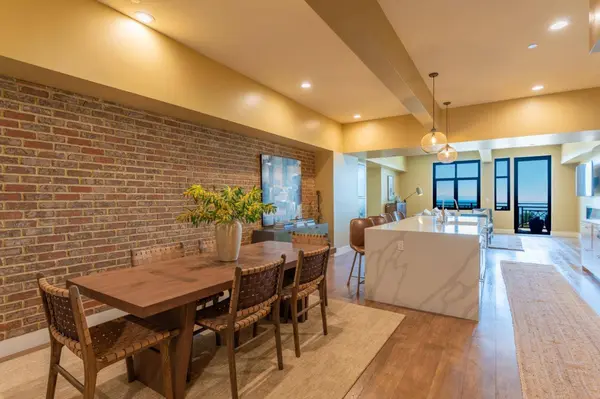 542 Lighthouse AVE 401, Pacific Grove, CA 93950