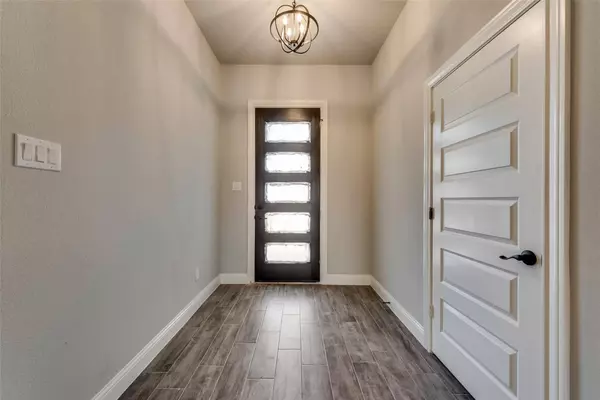 2809 Catfish Court, Granbury, TX 76048