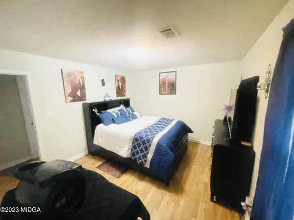 640 Maplewood Drive, Bonaire, GA 31005