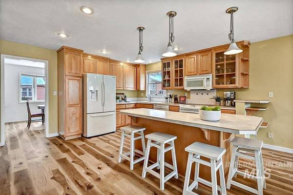 3320 W Lassen Dr, Boise, ID 83703