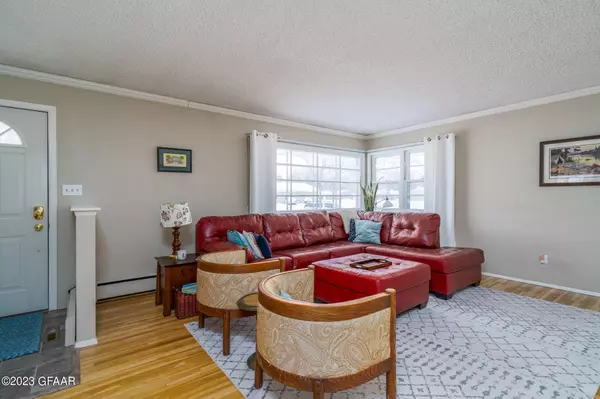 710 CAMPBELL Drive, Grand Forks, ND 58201