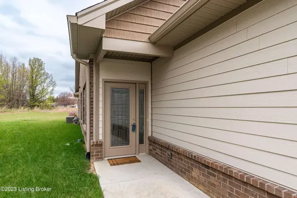 3217 Blackiston Blvd, New Albany, IN 47150