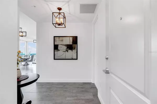 150 E ROBINSON ST #2802, Orlando, FL 32801