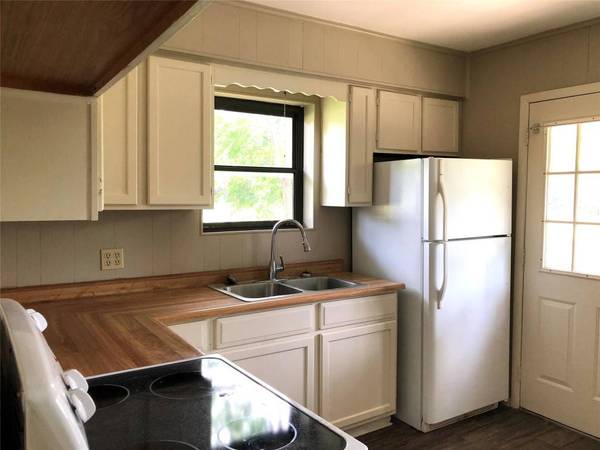 723 Quinlan ST, Kerrville, TX 78028