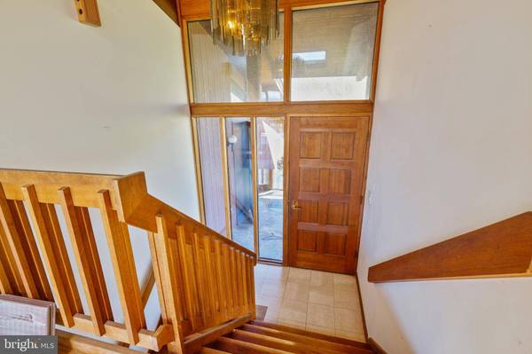 40278 HIDDENHEIGHTS LN, Lovettsville, VA 20180