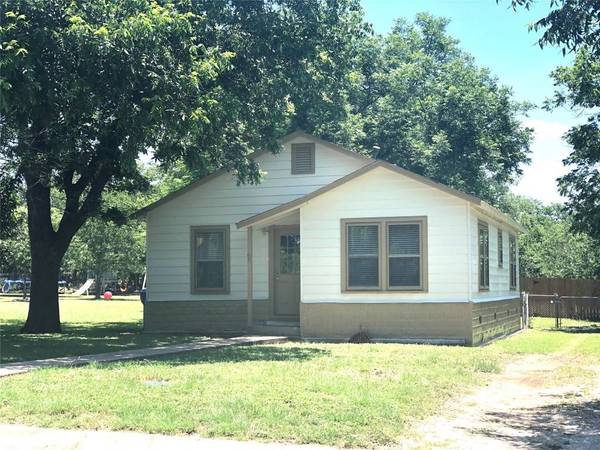 723 Quinlan ST, Kerrville, TX 78028