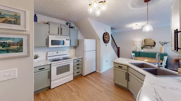 5985 Wedgewood LN N #47, Plymouth, MN 55446